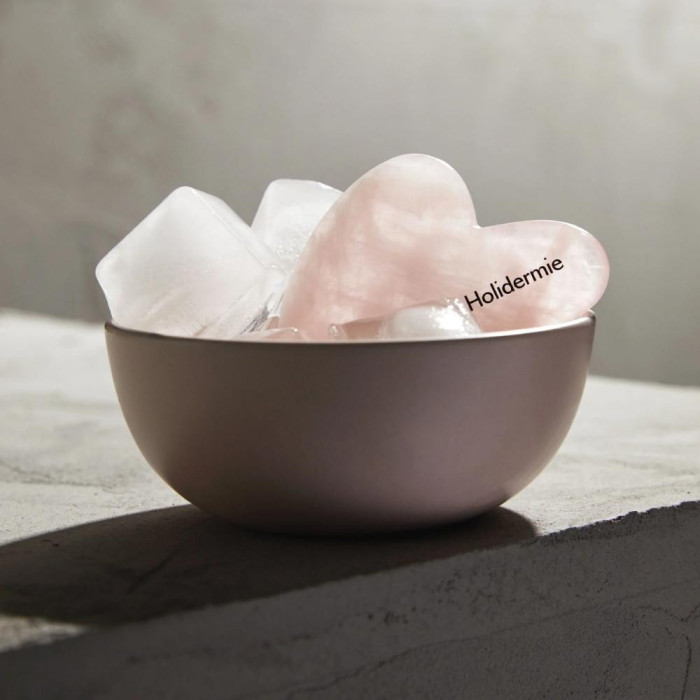 Gua Sha face in pink quartz