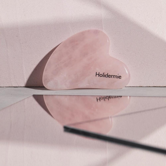 Gua Sha face in pink quartz