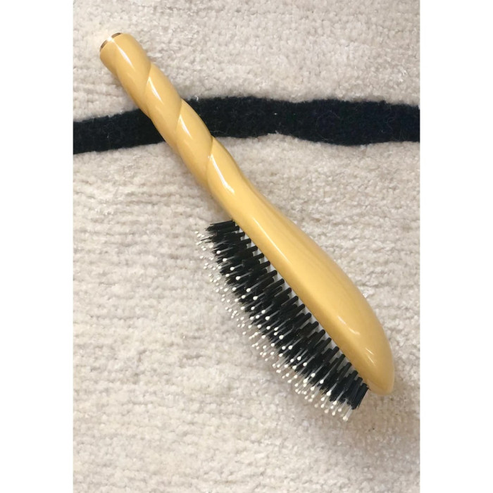 N.03 L'INDISPENSABLE DOUCEUR Cuir chevelu sensible - Jaune N.03 L'INDISPENSABLE DOUCEUR Cuir chevelu sensible - Jaune