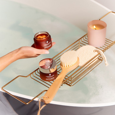 LUMINOSITY BOOSTING vitamin C revitalizing mask