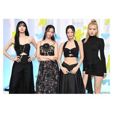 Little Book of Seoul Style: the fashion history of the iconic city Little Book of Seoul Style: the fashion history of the iconic city