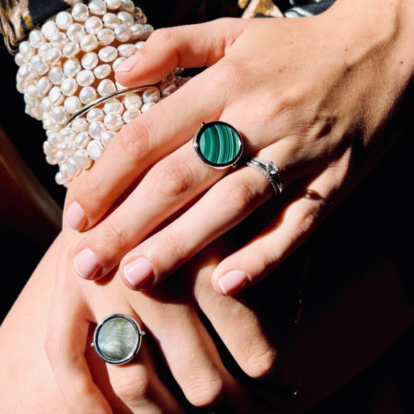 Ever malachite white gold disc ring