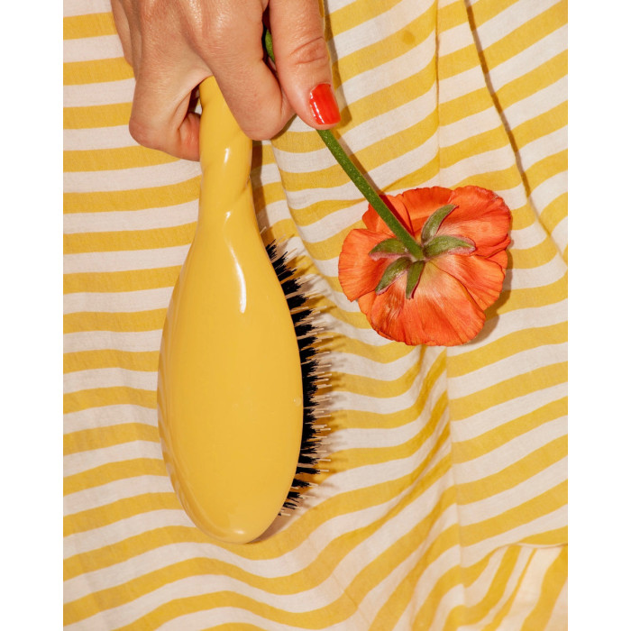 N.02 La Brosse Démêlante & Soin l'Indispensable Jaune Safran