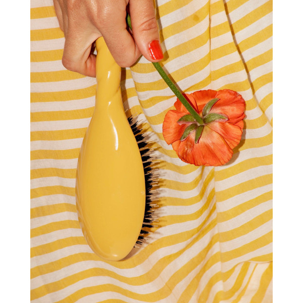 N.02 The Care & Detangling HairBrush The Essential Saffron Yellow