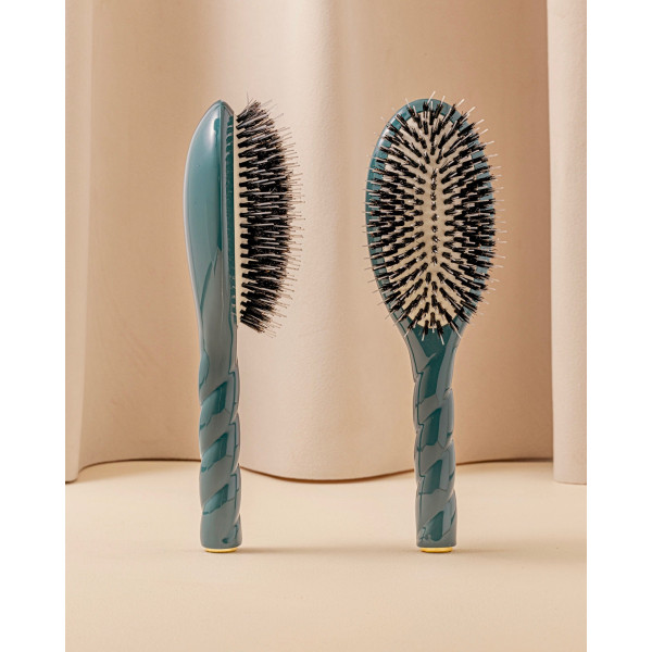 N.02 The Care & Detangling Hairbrush The Essential Blue