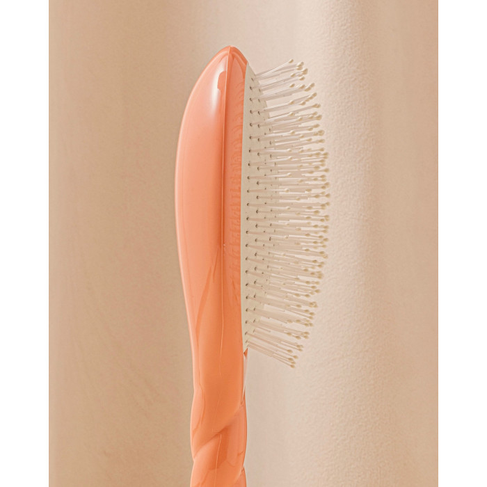 N.04 La Brosse Démêlante & Massante La Miracle Corail