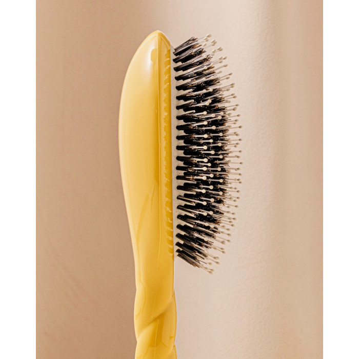 N.03 La Brosse Cuir Chevelu Sensible l'Indispensable Douceur Jaune Safran