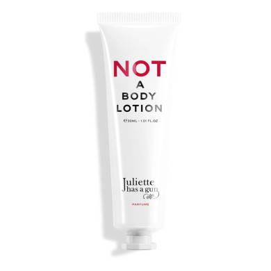 Not a gift set - Juliette has a gun