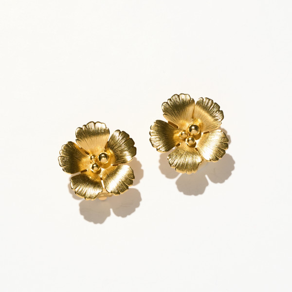 Boucles d’oreilles clips – Fleurs dorées – Magnolia