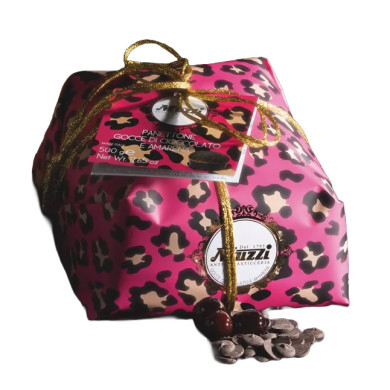 Panettone aux pépites de chocolat et aux cerises noires pépites de chocolat et cerises noires