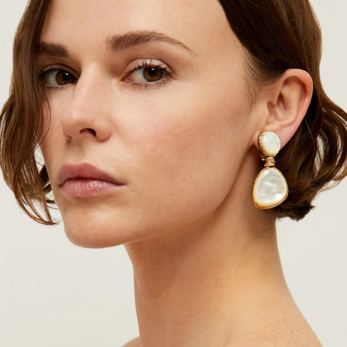 Boucles d'oreilles Silia dorées - Nacre blanche