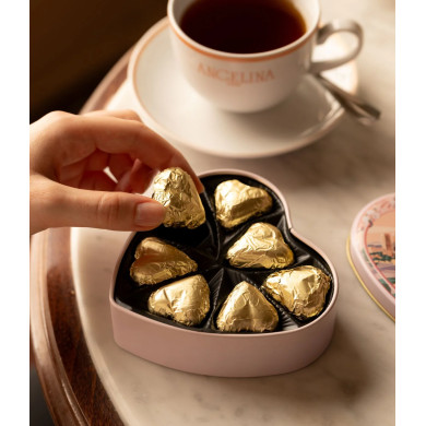 Box of praline chocolates 78g