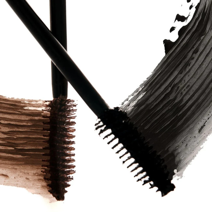 Le mascara volume marron - Aime