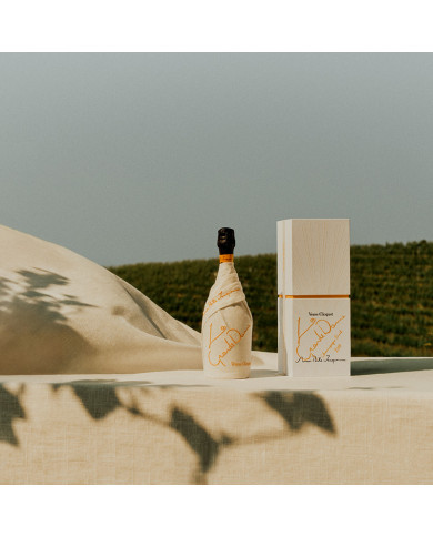 Champagne La Grande Dame brut 2018 - Édition Simon Porte Jacquemus