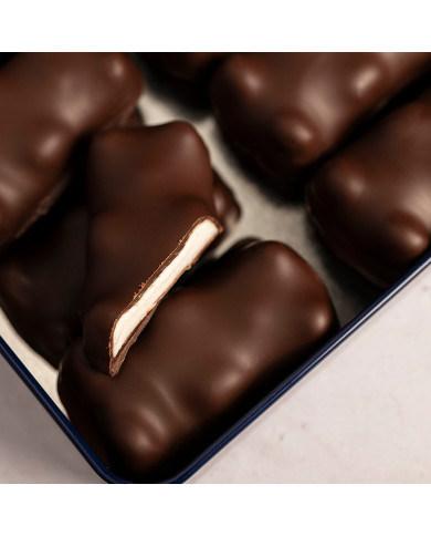 16 Dark Marshmallow - La Pâtisserie Cyril Lignac