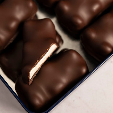 16 Dark Marshmallow - La Pâtisserie Cyril Lignac