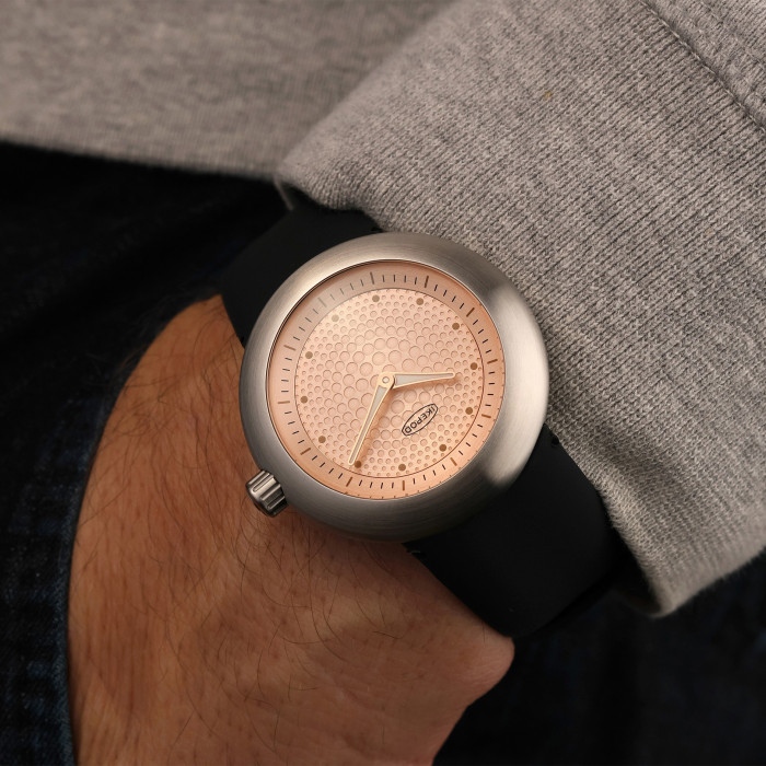 Duopod Gold Dots 003 "2025" - Ikepod