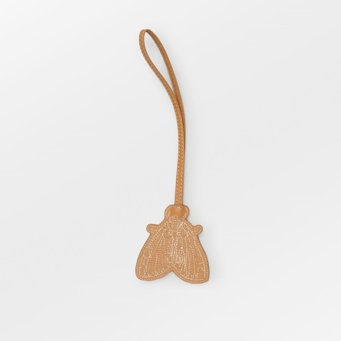 Smooth Moth Bag Charm Almond Brown - BECKSÖNDERGAARD
