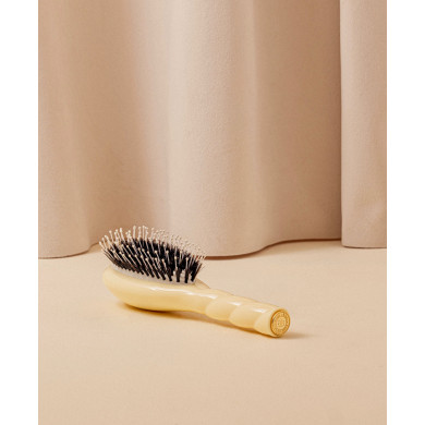 N.03 La Petite Brosse Cuir Chevelu Sensible l'Indispensable Douceur Ivoire Cair - La Bonne Brosse
