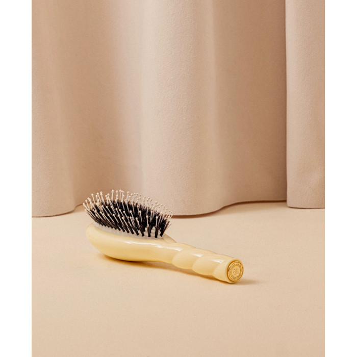 N.03 La Petite Brosse Cuir Chevelu Sensible l'Indispensable Douceur Ivoire Cair - La Bonne Brosse