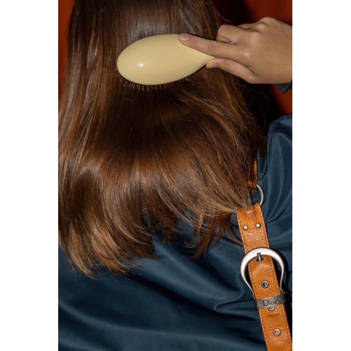 N.03 La Petite Brosse Cuir Chevelu Sensible l'Indispensable Douceur Ivoire Cair - La Bonne Brosse