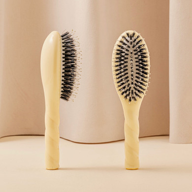 N.03 La Petite Brosse Cuir Chevelu Sensible l'Indispensable Douceur Ivoire Cair - La Bonne Brosse