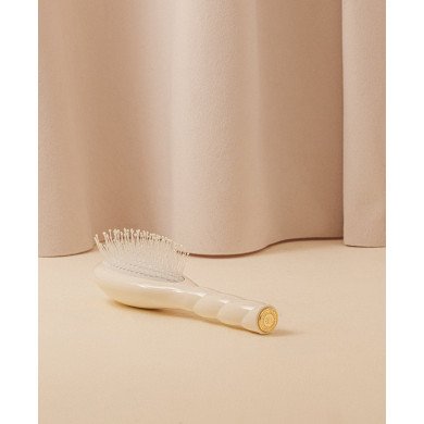 N.04 La Petite Brosse Démêlante & Massante La Miracle Blanc Crème - La Bonne Brosse
