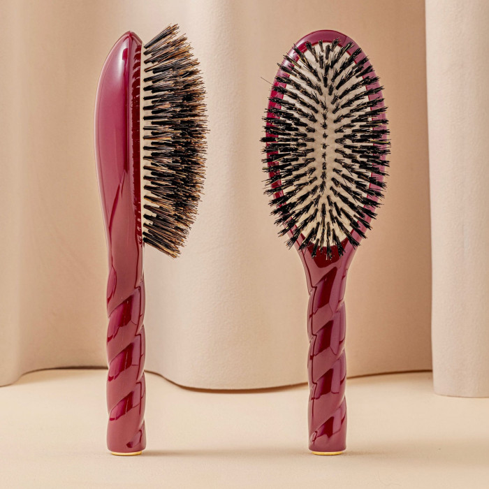 N.01 La Brosse Brillance & Soin l'Universelle Rouge Cerise - La Bonne Brosse