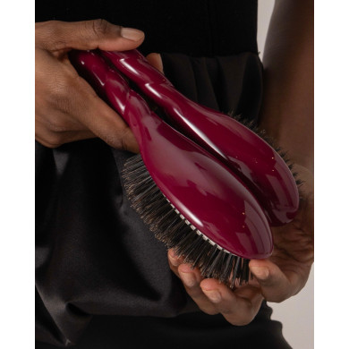 N.01 La Brosse Brillance & Soin l'Universelle Rouge Cerise - La Bonne Brosse