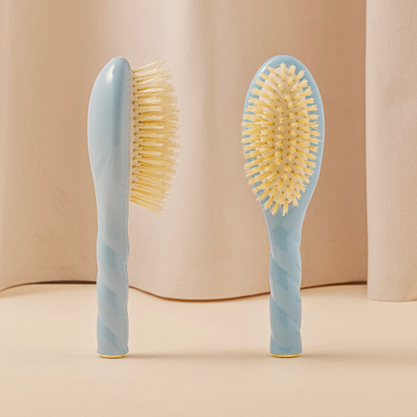 N.06 La brosse bébé Ma Première Brosse Bleu Ciel - La Bonne Brosse