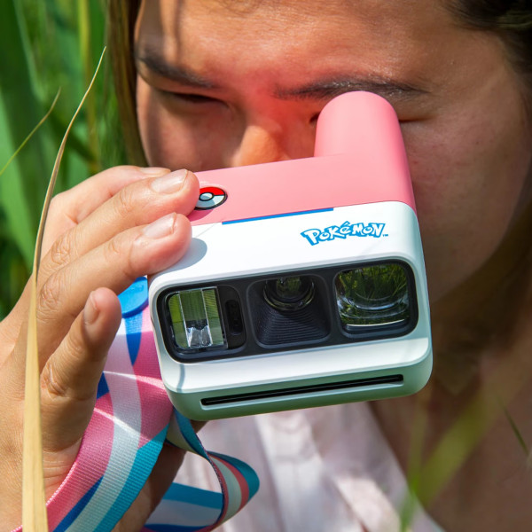 Polaroid Go Generation 3 – Pokémon Nymphali Edition