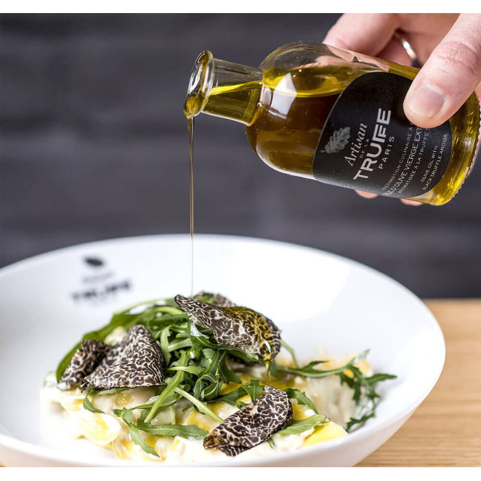 Huile d'olive saveur truffe noire - 100ml Huile d'olive saveur truffe noire - 100ml